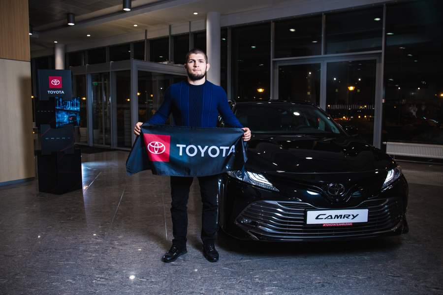 Тандем силы и технологий: Toyota объявляет о партнерстве с Хабибом Нурмагомедовым!